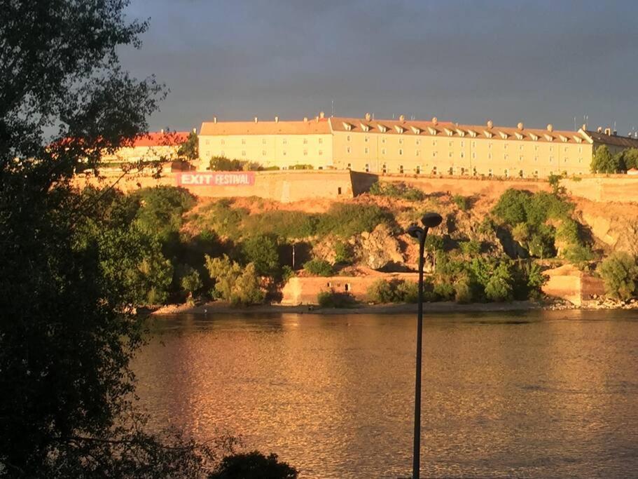 Center, Private Garage, Danube & Fortress, 3 Bdrm 2 Bath Novi Sad Eksteriør bilde