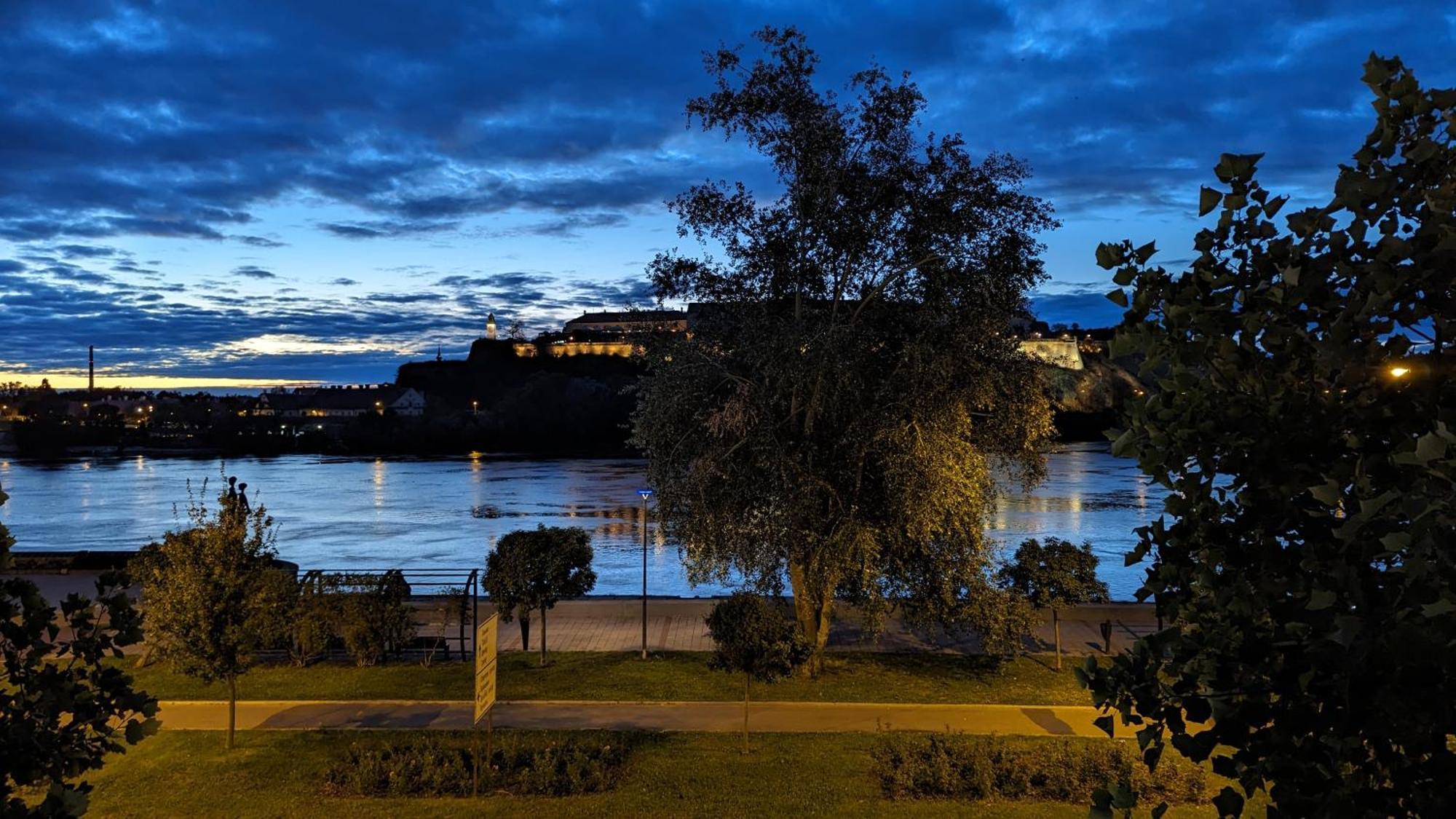 Center, Private Garage, Danube & Fortress, 3 Bdrm 2 Bath Novi Sad Eksteriør bilde